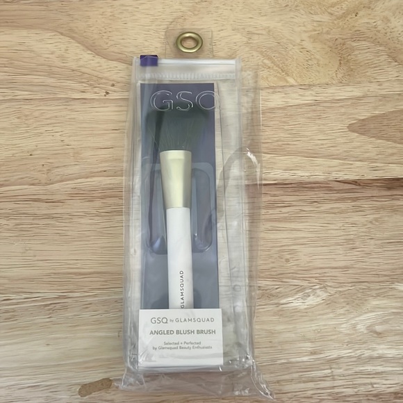 GSQ By Glamsquad ANGLED BLUSH CONTOUR MAKEUP BRUSH  NEW - Picture 1 of 2